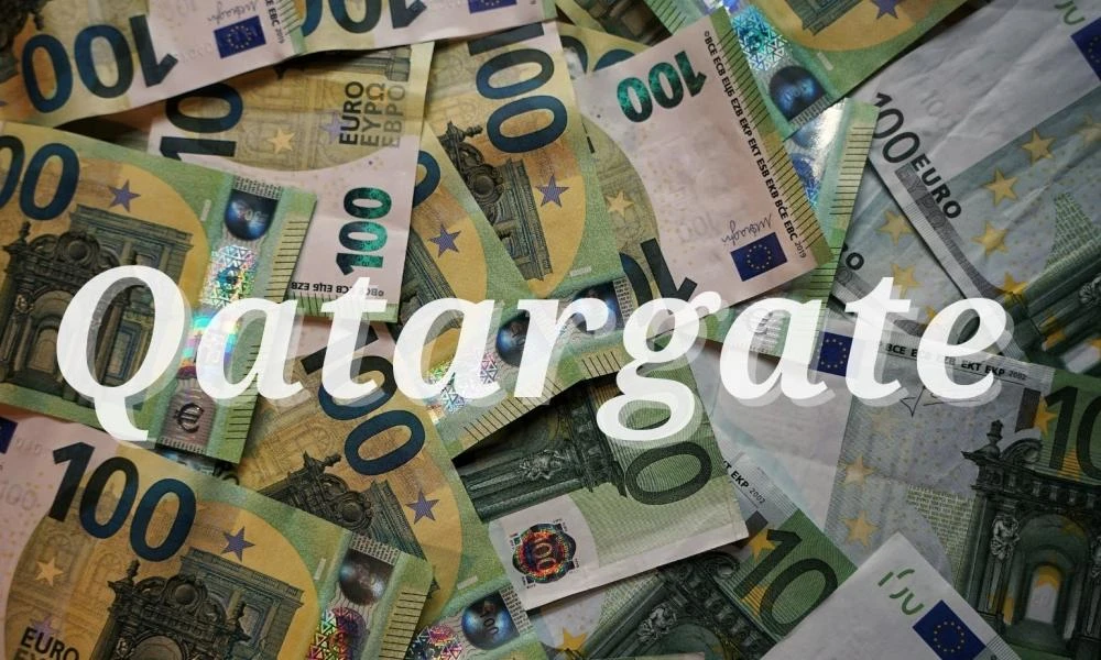 La Libre για Qatargate: «Λόμπι κάτω από το τραπέζι ή σκάνδαλο διαφθοράς;»